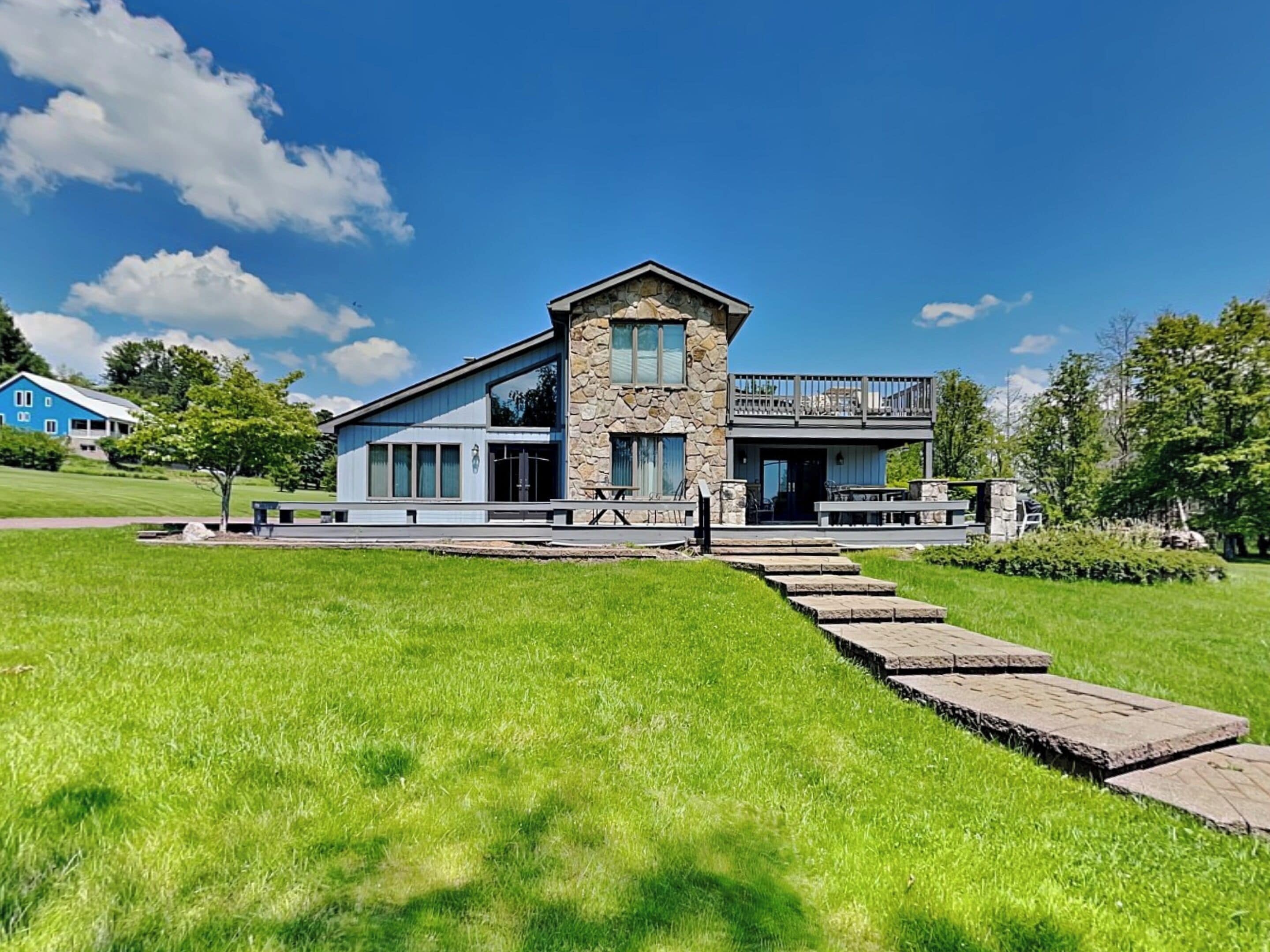 House (3 Bedrooms) | Front of property