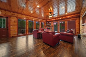 Téléviseur connecté, foyer, jeux vidéo, lecteur de DVD