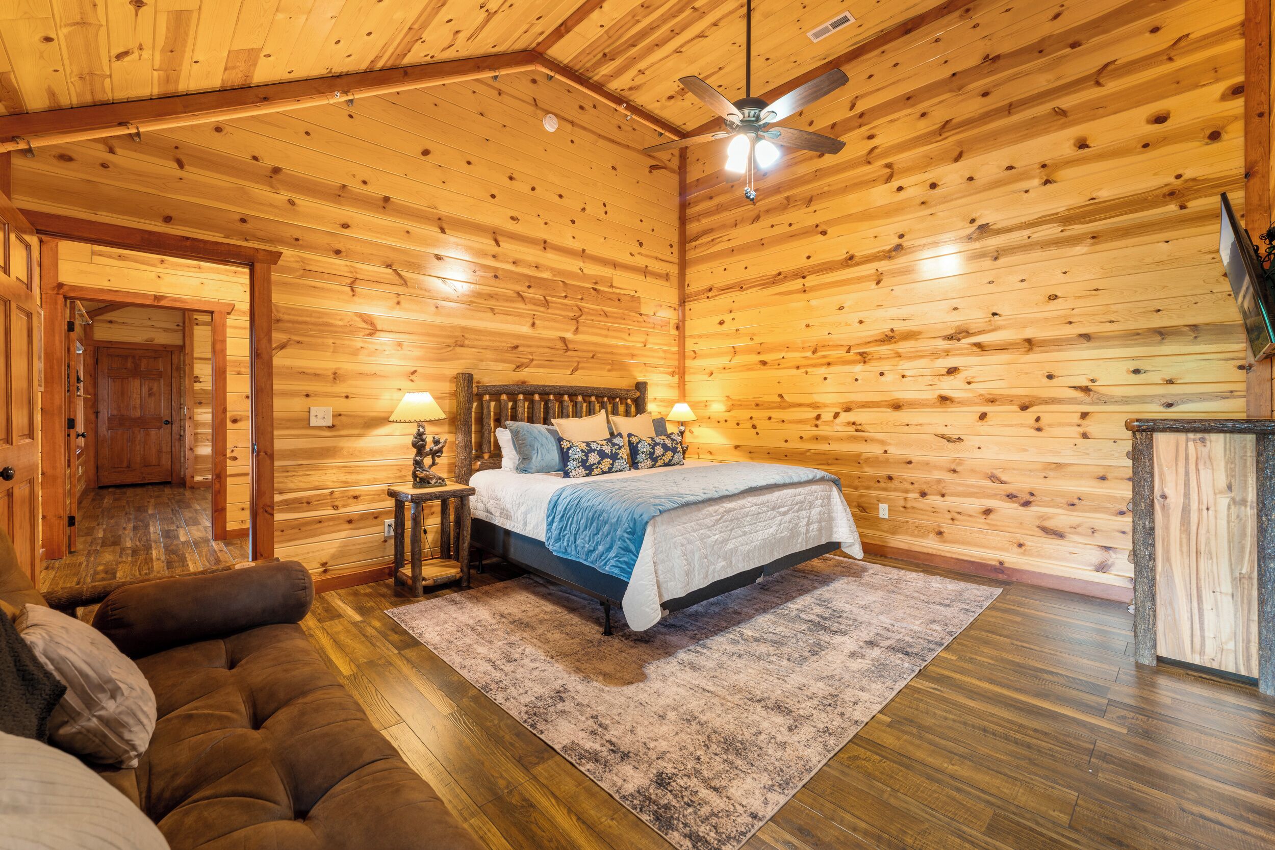 6 habitaciones, tabla de planchar con plancha y wifi gratis 