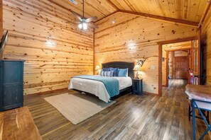 6 bedrooms, iron/ironing board, free WiFi, bed sheets