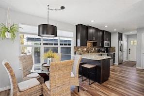 Dining - Private 4BR House with Hot Tub, 10 minutes from ski slopes and boating (Eden)