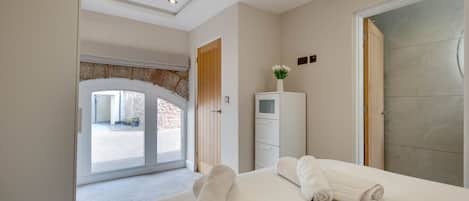 Bügeleisen/Bügelbrett, WLAN, Bettwäsche