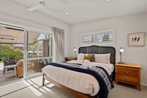 3 bedrooms, iron/ironing board, WiFi, bed sheets - Walnut Cottage - Sleeps 6, Walk to Lake (Wānaka)