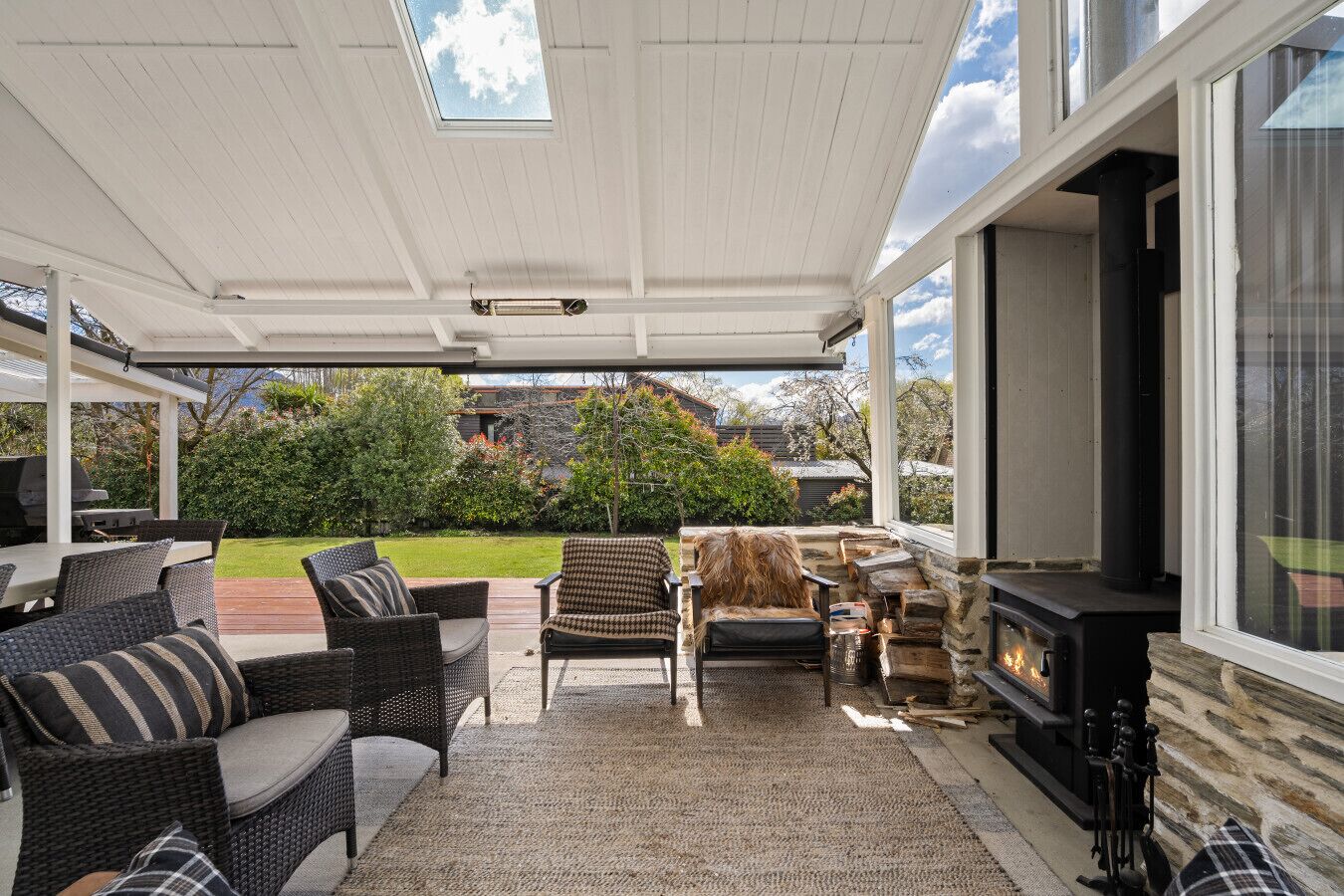 تناول الطعام بالخارج