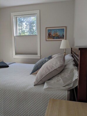 1 bedroom, iron/ironing board, Internet, bed sheets