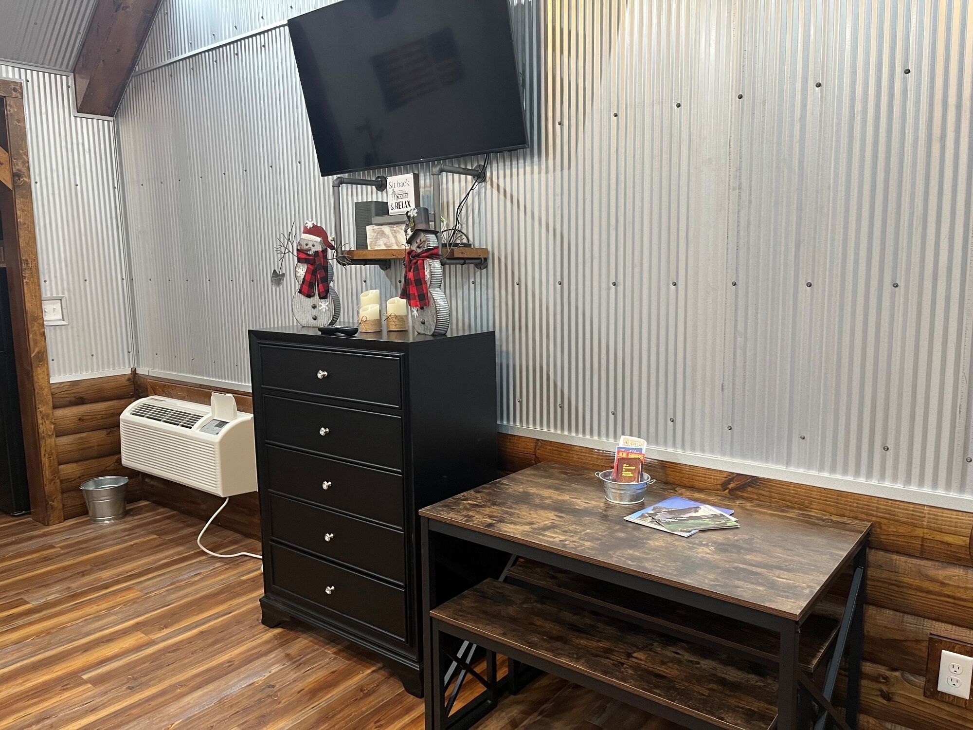 Cabin, 2 Queen Beds, Kitchenette