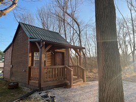 Cabin, 1 Double Bed | Free WiFi, bed sheets