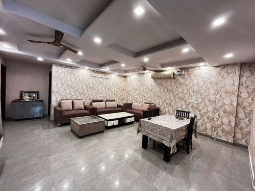 Spacious 4-bedroom apartment in lovely Delhi