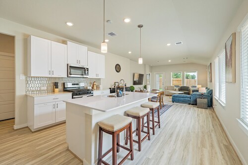 Serene 4BR Retreat at Lake Conroe