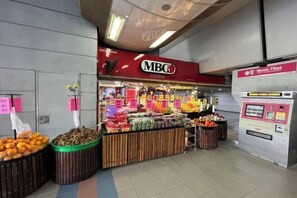 Interior - The Establishment Menara Teguh Bangsar Menara UOA KL Sentral (Kuala Lumpur)