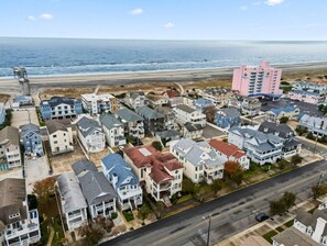 Beach nearby, sun-loungers, beach towels