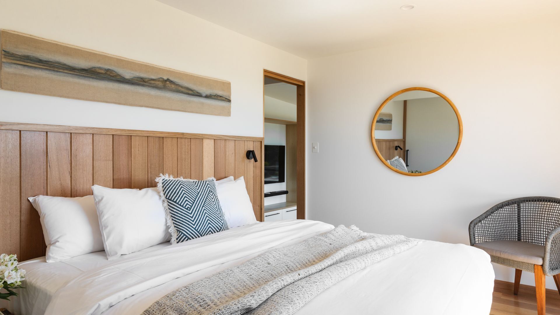 3 bedrooms, desk, iron/ironing board, free WiFi