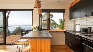 Frigorífic, microones, forn i placa de cuina 