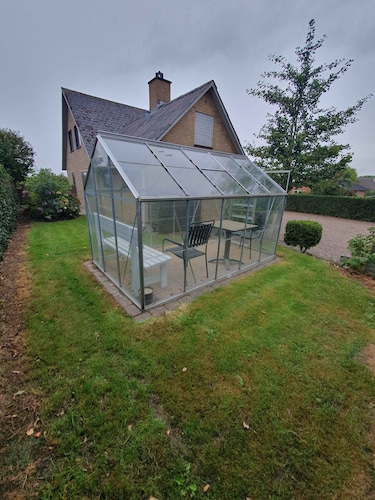 Lovely holiday home with views of fields.