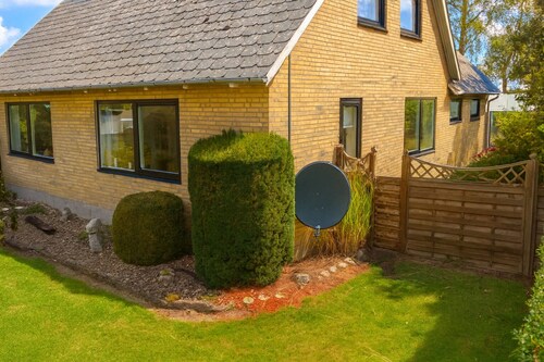 Lovely holiday home with views of fields