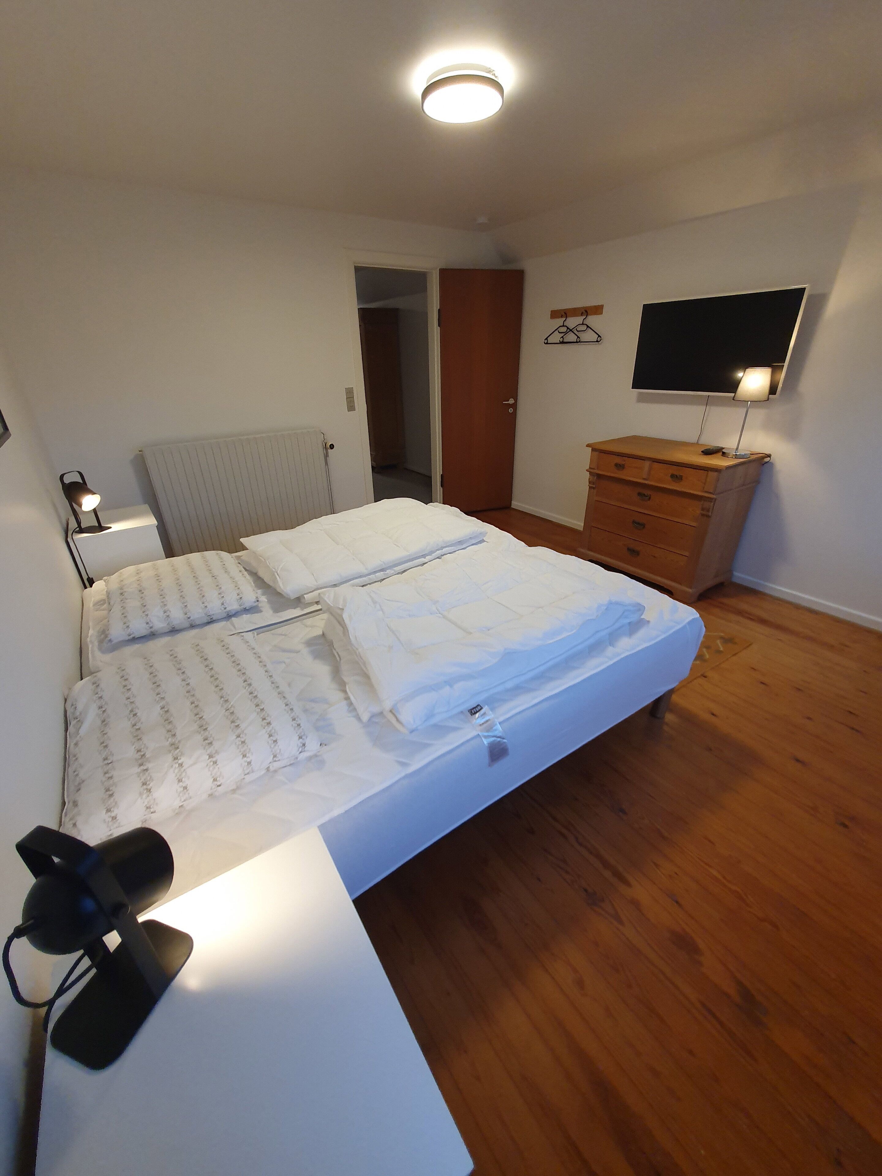 3 bedrooms, iron/ironing board, free WiFi