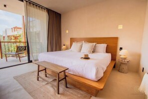 3 bedrooms, iron/ironing board, internet, bed sheets