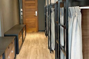 Room - Bunkbed Hostel (Bangkok)