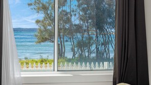 Interior - Beachfront Escape Relaxing Getaway in Batehaven (Batehaven)