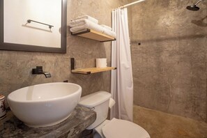 Towels, soap, toilet paper - Beautiful And Cozy Studio Sayula Home With Pool. 1 (Sayulita)