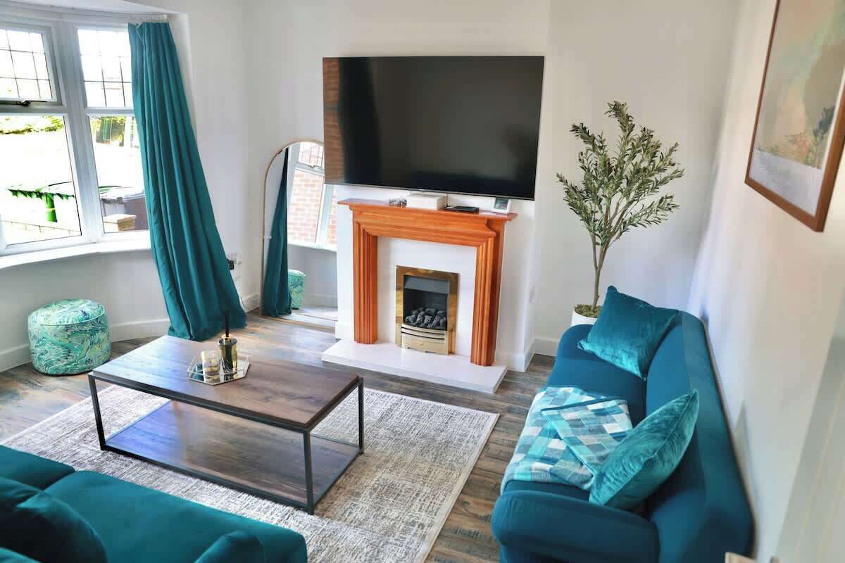 Smart TV, fireplace, offices