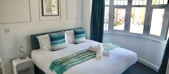 Exquisite 3 Bed Home-Free Parking-Long Stay Discounts