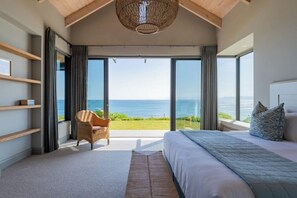 Iron/ironing board, WiFi, bed sheets - Abalone House (Gansbaai)