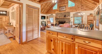 The Fire Escape - Mountain Cabin with Wood-Burning Fireplace in Suches, Georgia