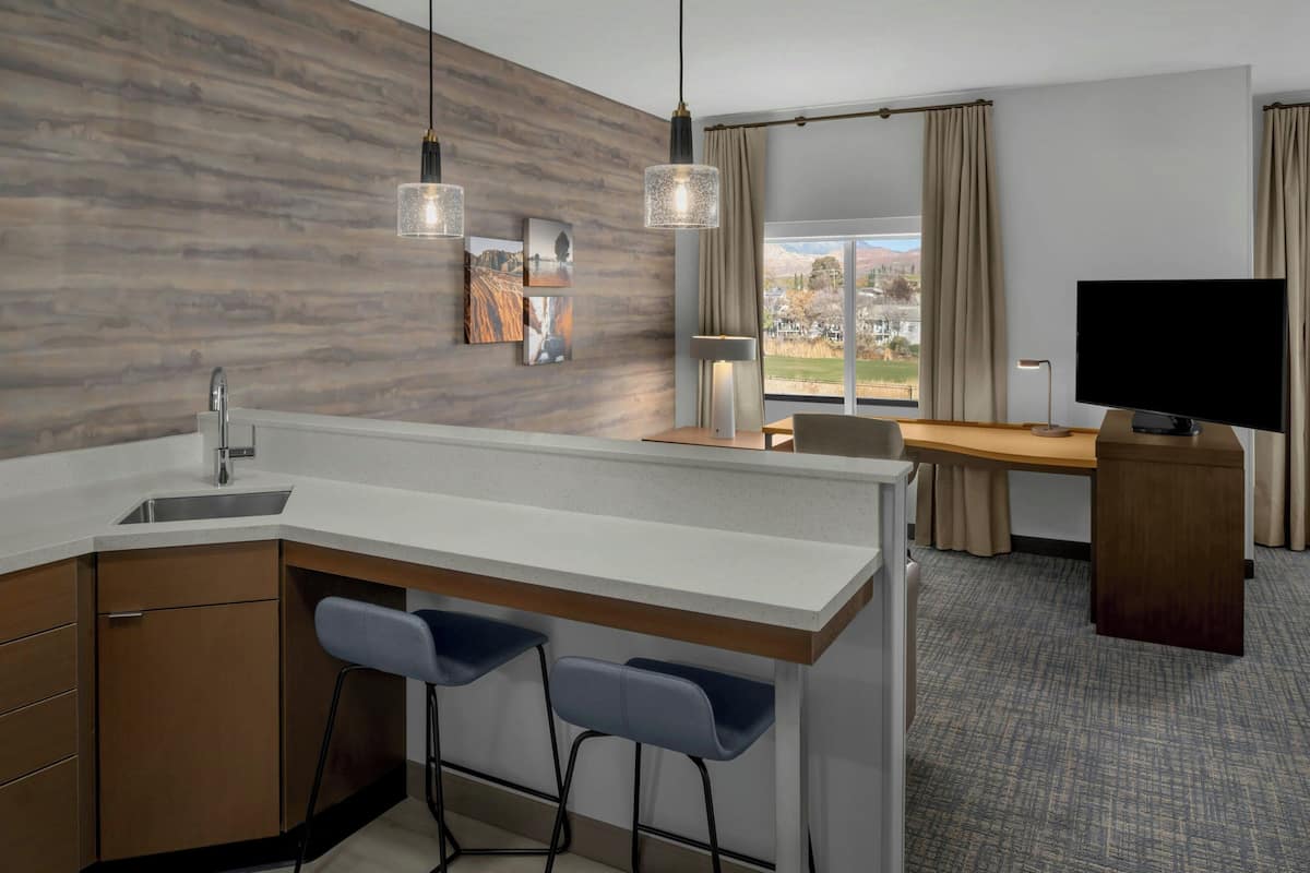 Studio, 1 King Bed with Sofa bed | Living room