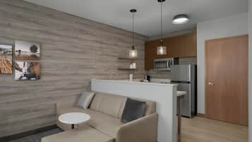 En 55-tommers Flatskjerm-TV med digitale kanaler samt Netflix og Hulu