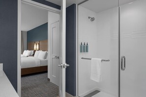 Hydromassage showerhead, free toiletries, hair dryer, towels - Residence Inn By Marriott St. George (Washington)