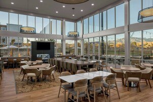 Desayuno buffet incluido todos los días 