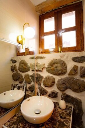Shower, free toiletries, hair dryer, soap