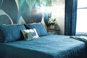 1 bedroom, desk, iron/ironing board, free WiFi - Luxe Escape:  Walk to Main St, Hot Tub, Spa Bath (Mount Airy)