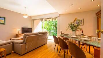 Televisie en een kantoor