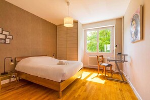 Iron/ironing board, travel cot, free WiFi, bed sheets - La Terrasse des Clos (Dijon)