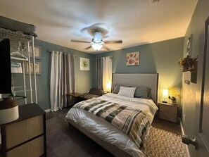 3 bedrooms, iron/ironing board, free WiFi, bed sheets - Family home w/Outdoor Dining (Weslaco)