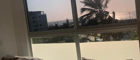 Apartamento Confort, vistas al mar | Caja fuerte, cortinas opacas, tabla de planchar con plancha