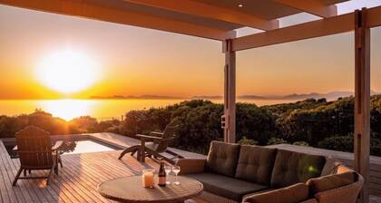 Solar-Powered Oceanview Retreat- 131 Cormorant