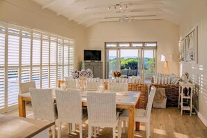 Dining - Solar-Powered Oceanview Retreat- 131 Cormorant (Gansbaai)