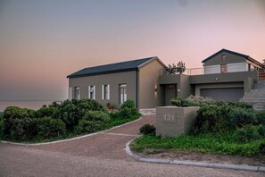 Exterior - Solar-Powered Oceanview Retreat- 131 Cormorant (Gansbaai)