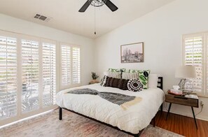 3 bedrooms, iron/ironing board, WiFi, bed sheets - Gorgeous 3-bedroom house with Pool & Spa in La Quinta also with Game room (La Quinta)