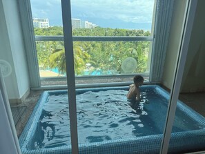 Interior - Golf 2x1
Balcony pool (Las Jarretaderas)