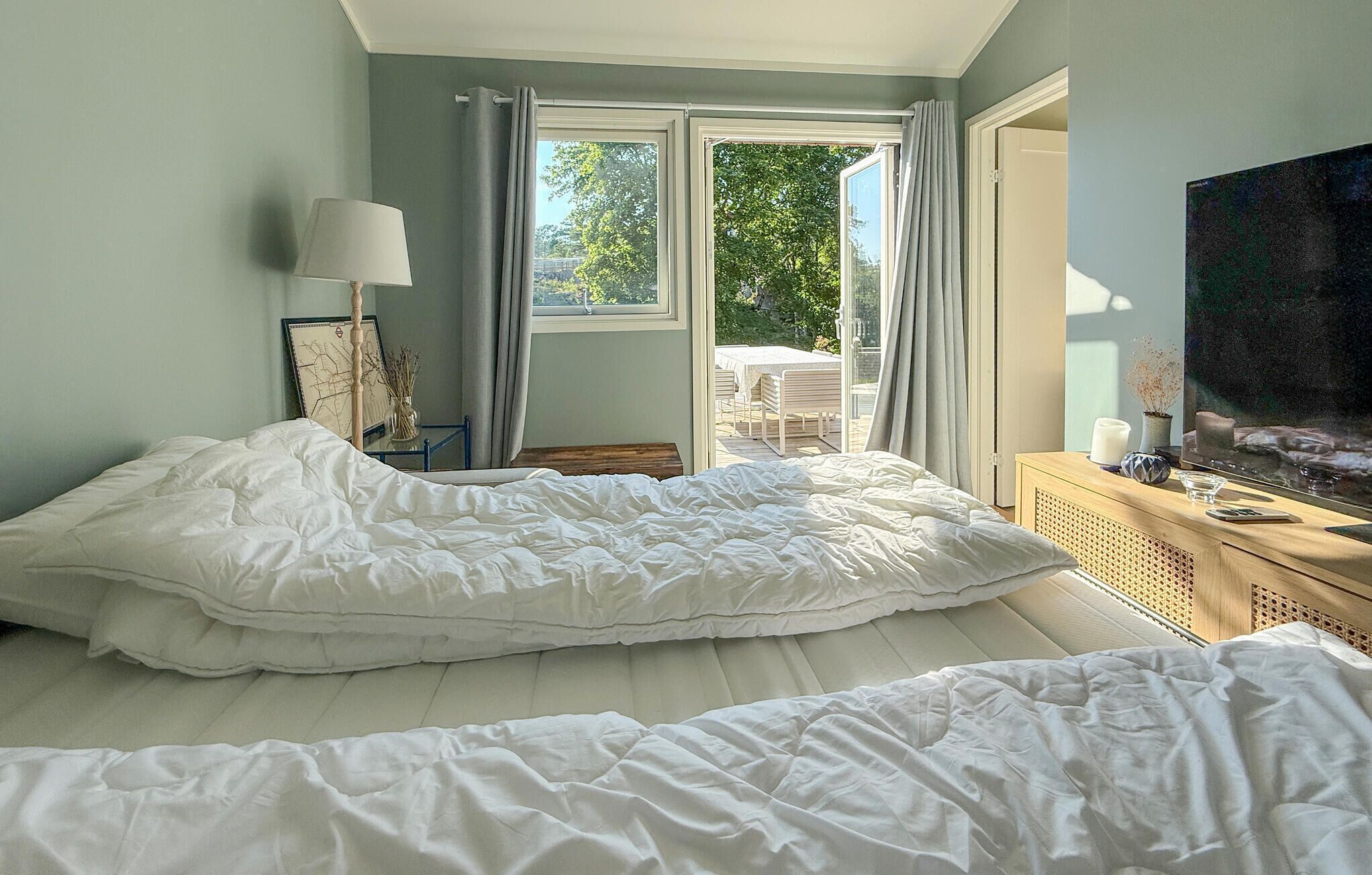 2 bedrooms, travel crib, free WiFi