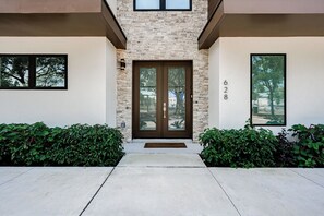 تفاصيل الفندق من الخارج