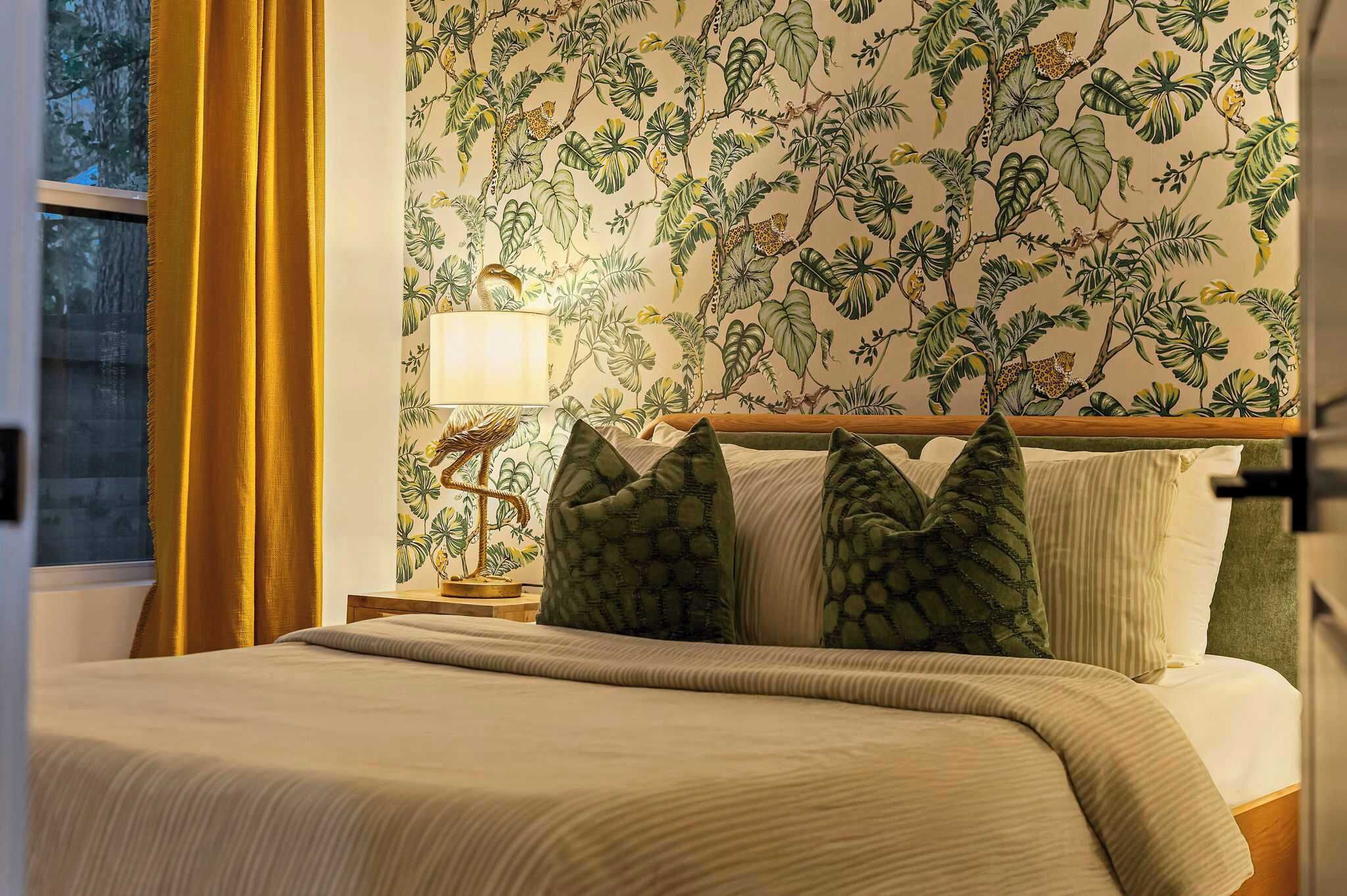 5 bedrooms, iron/ironing board, free WiFi, bed sheets