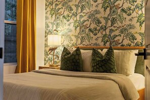 5 عدّة غرف نوم ومكواة/لوح كي وواي فاي مجانًا وملاءات أسرّة