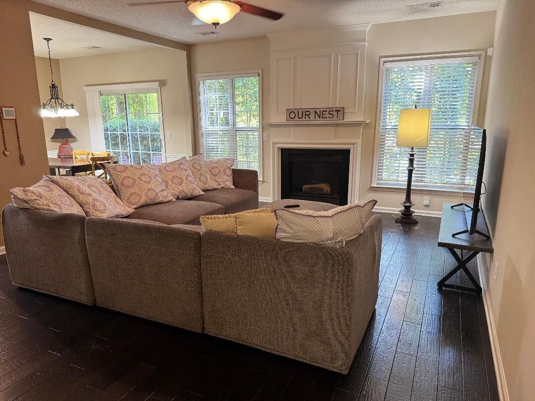 Télévision, cheminée