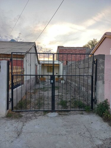 Ideal lodging for 5 people with patio, barbecue and garage in Puerto Madryn