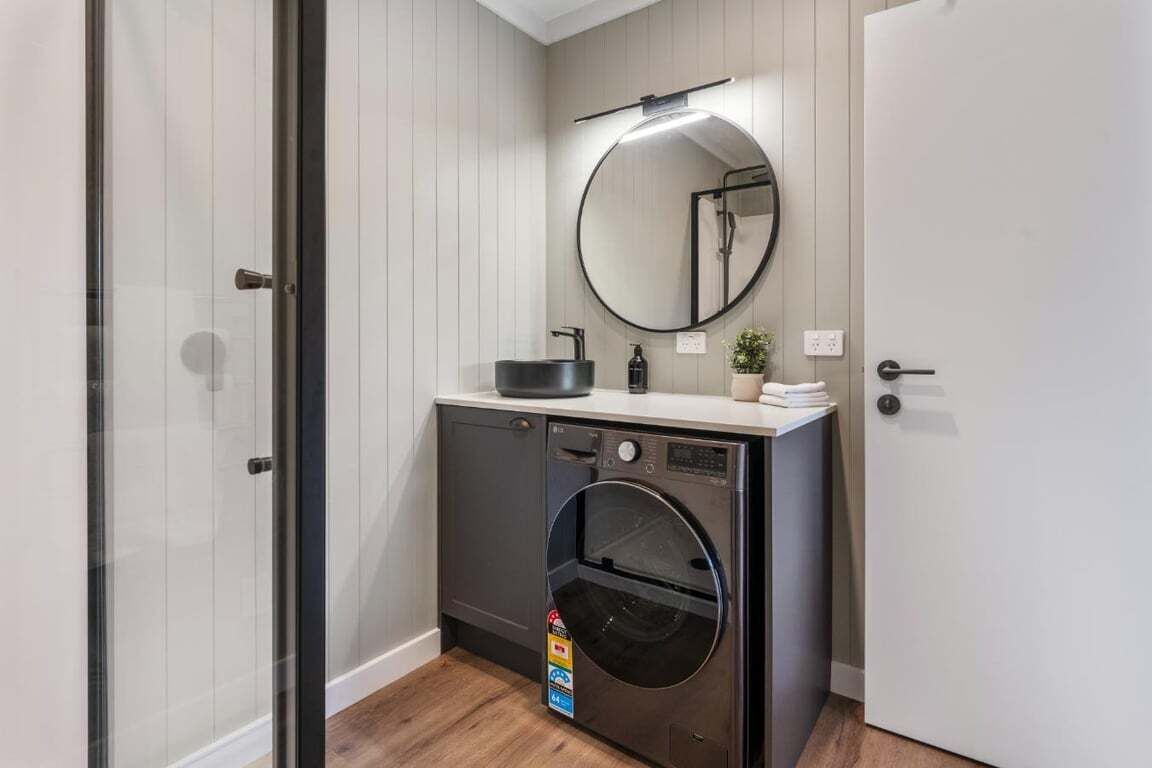 المنشأة من الداخل